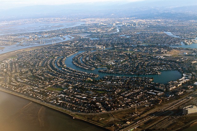 Figure 10.1 Patrick Nouhailer – Silicon Valley from above – CC BY-SA 2.0.